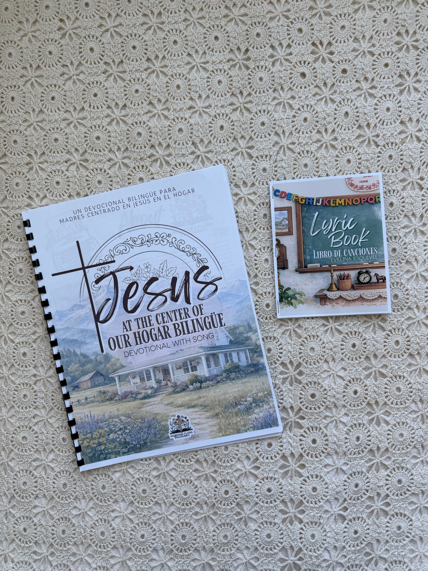 Jesus at the Center of Our Hogar Bilingüe